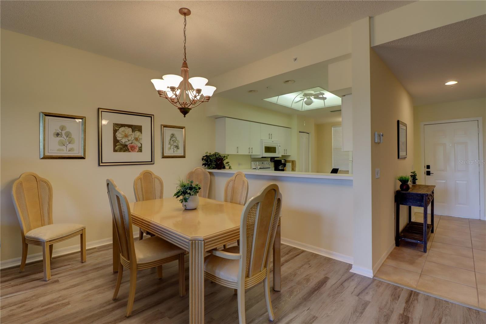 HERITAGE OAKS GOLF & COUNTRY CLUB - Residential