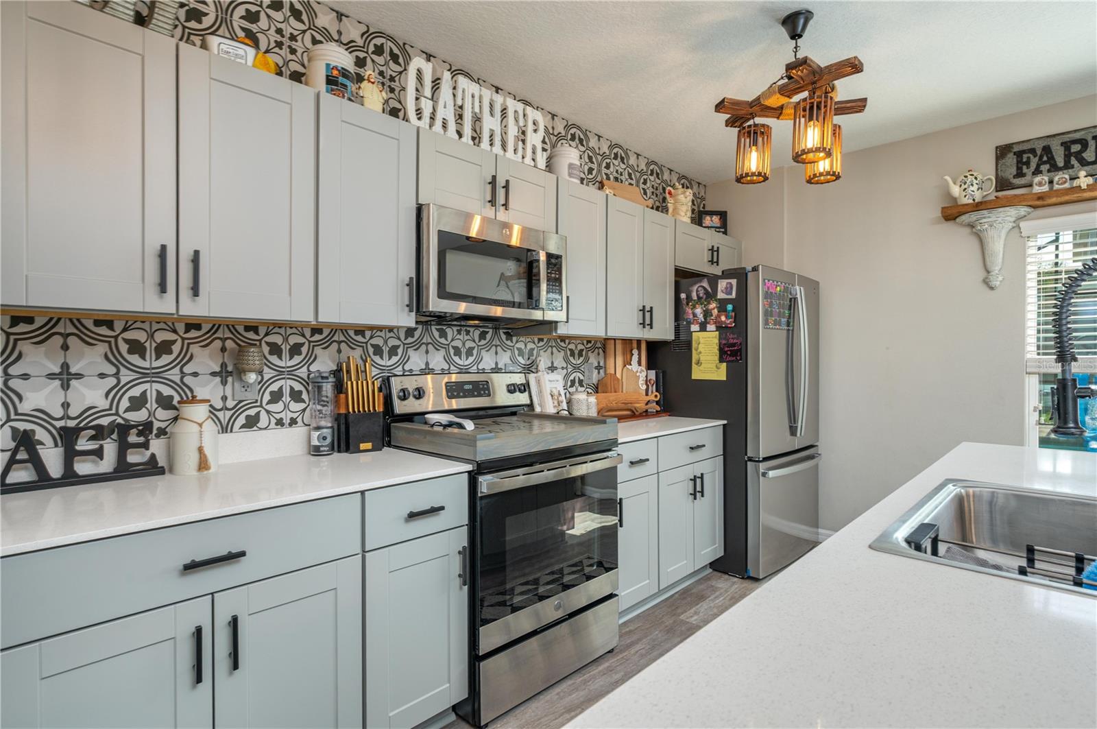 PINNACLE POINT - Residential