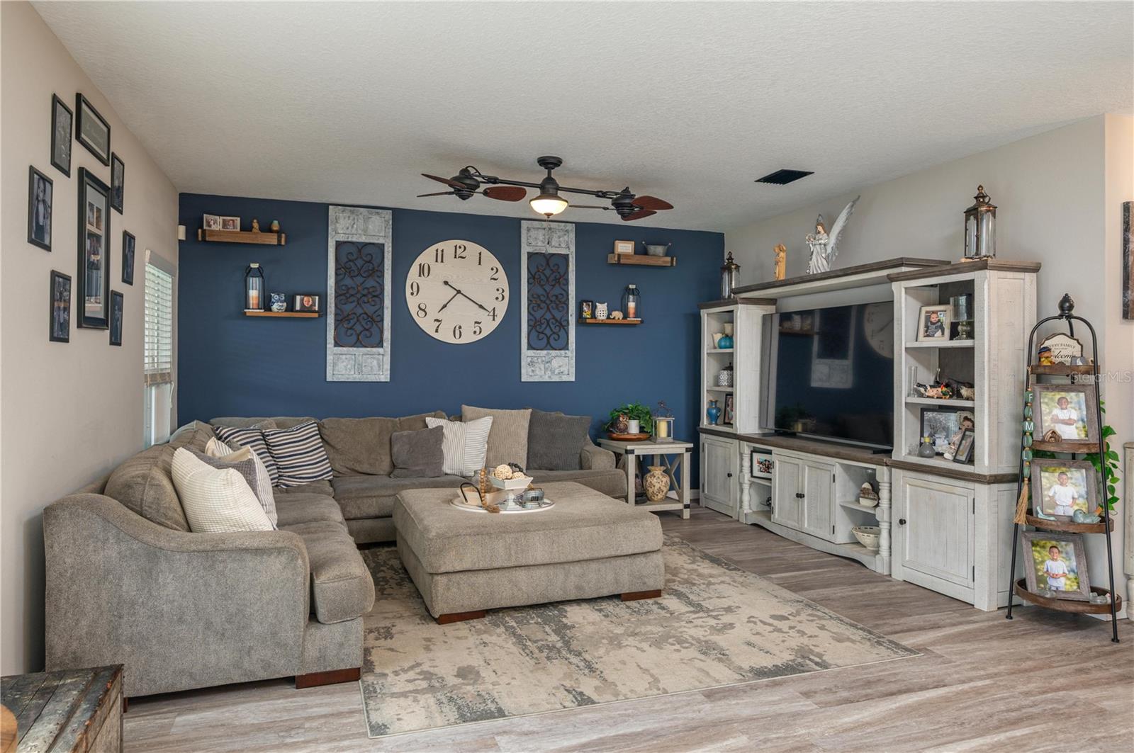 1517 AXEL CIRCLE