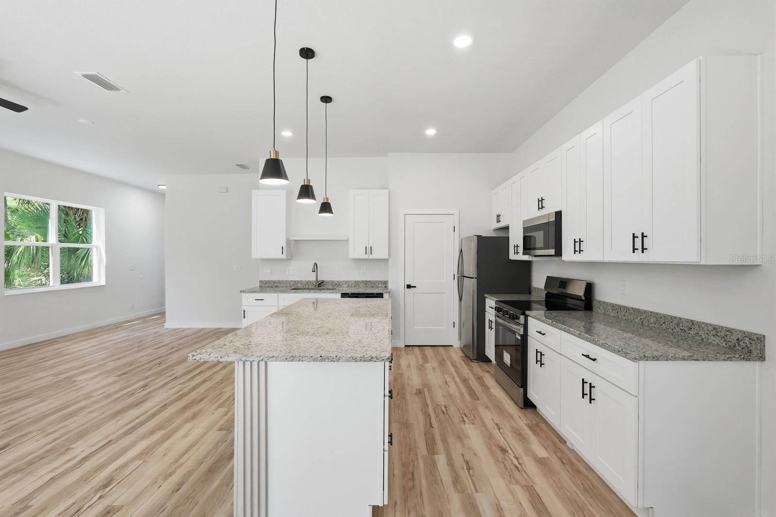 FOREST GROVE BUS CENTER - Residential Income