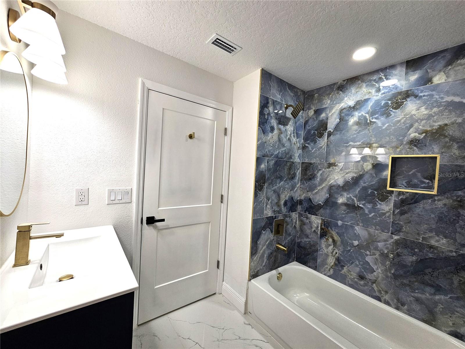 LACOOCHEE WEEMS ADD - Residential