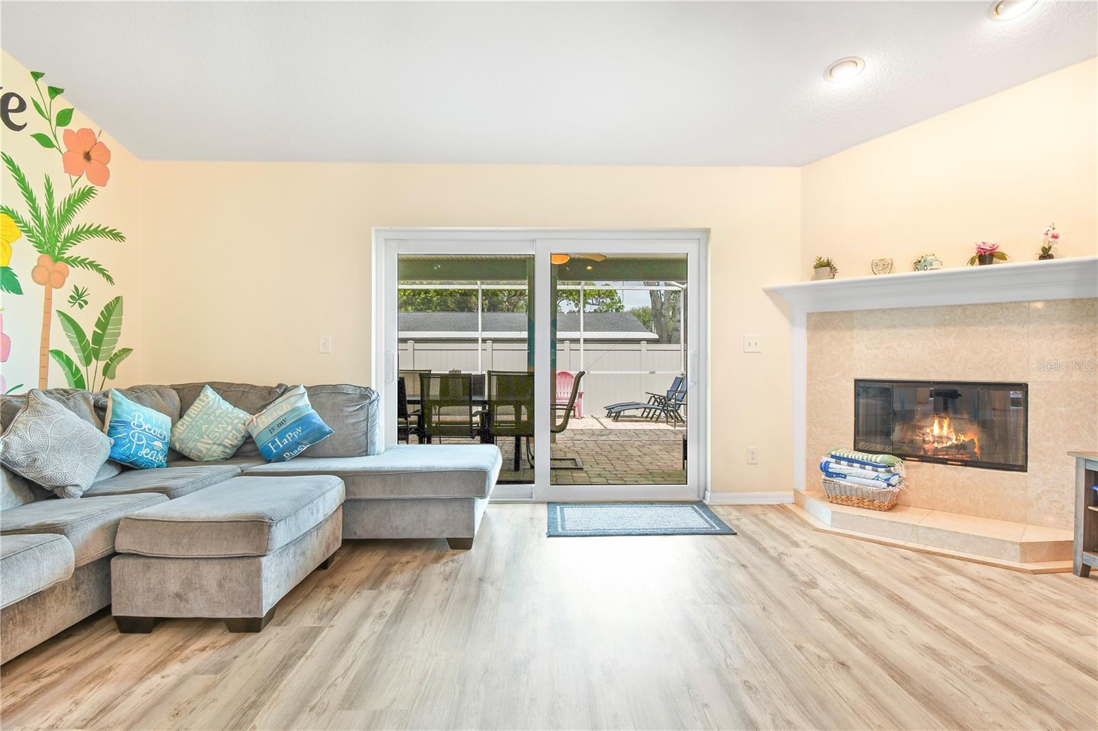 CURLEW CITY - Residential