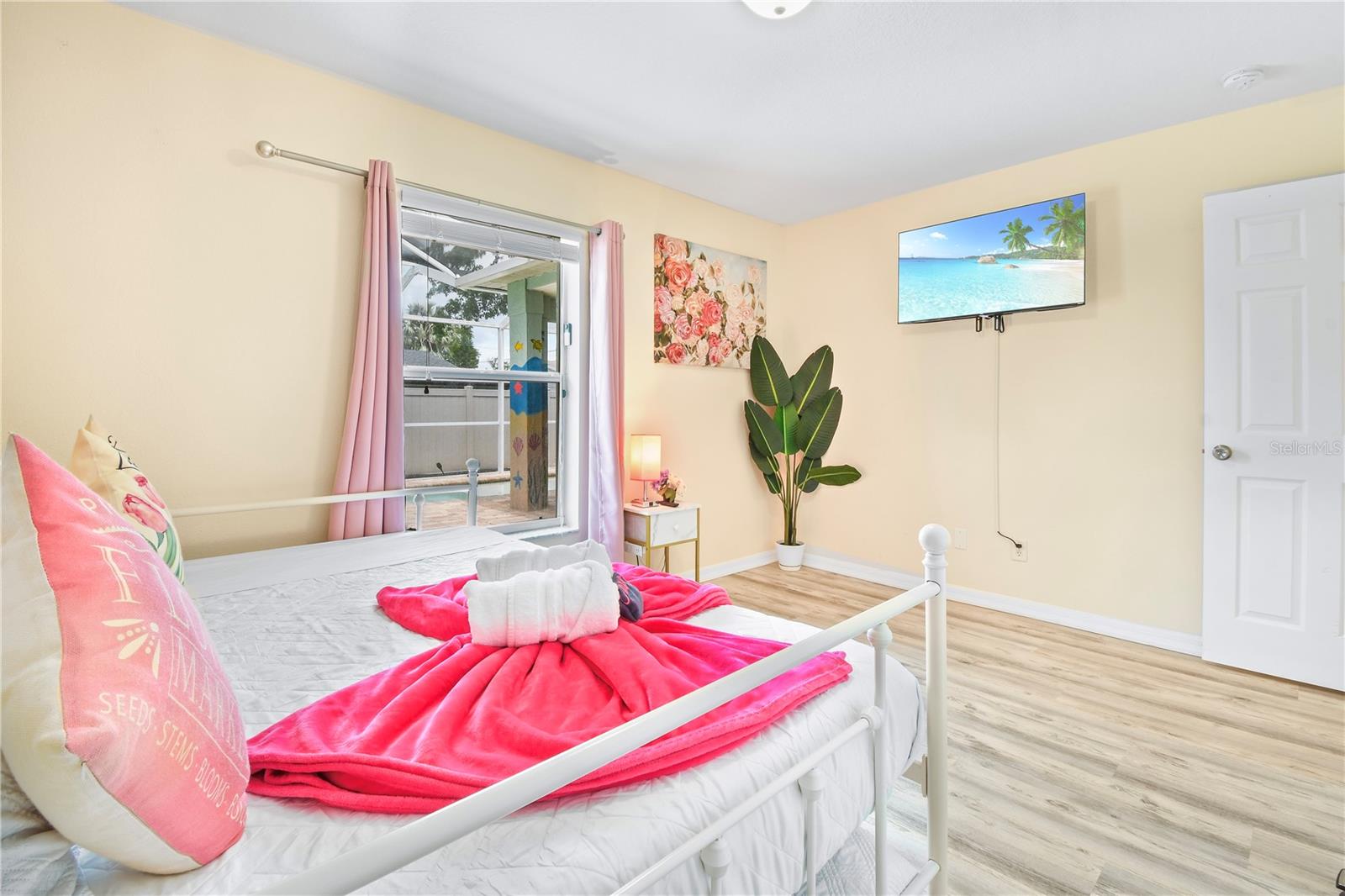 CURLEW CITY - Residential