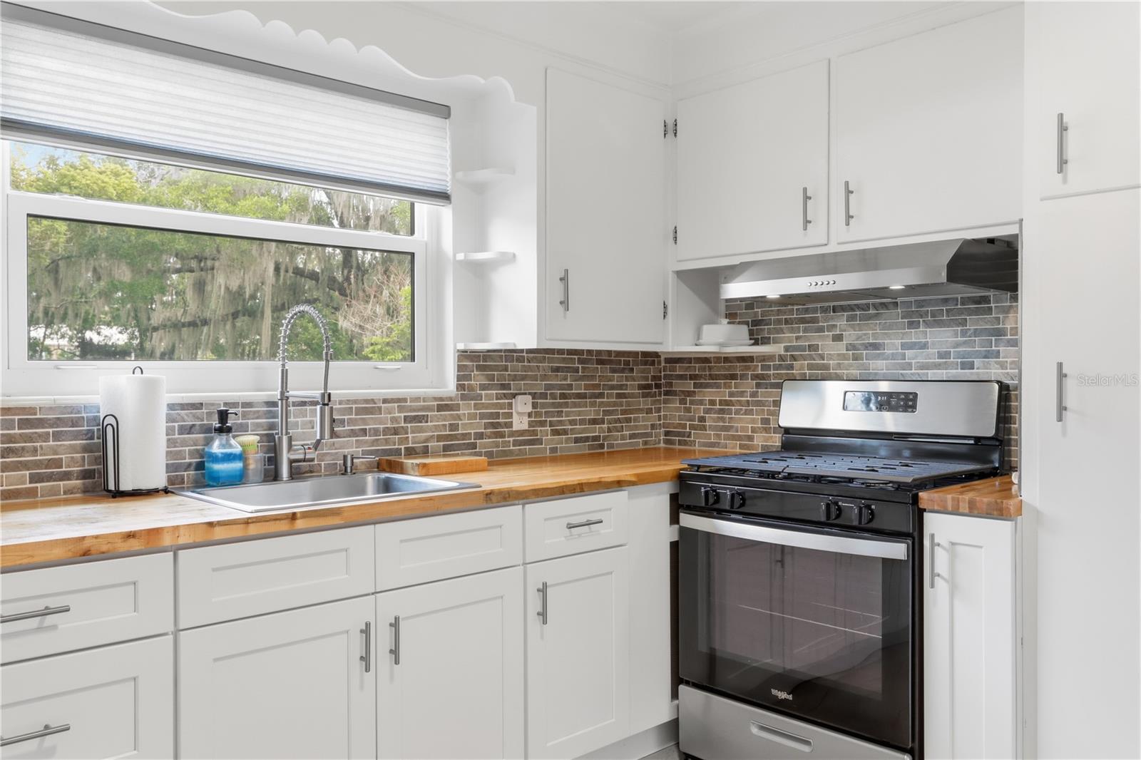 SHERMANS S 01/2 BLK 132 DELAND - Residential Lease