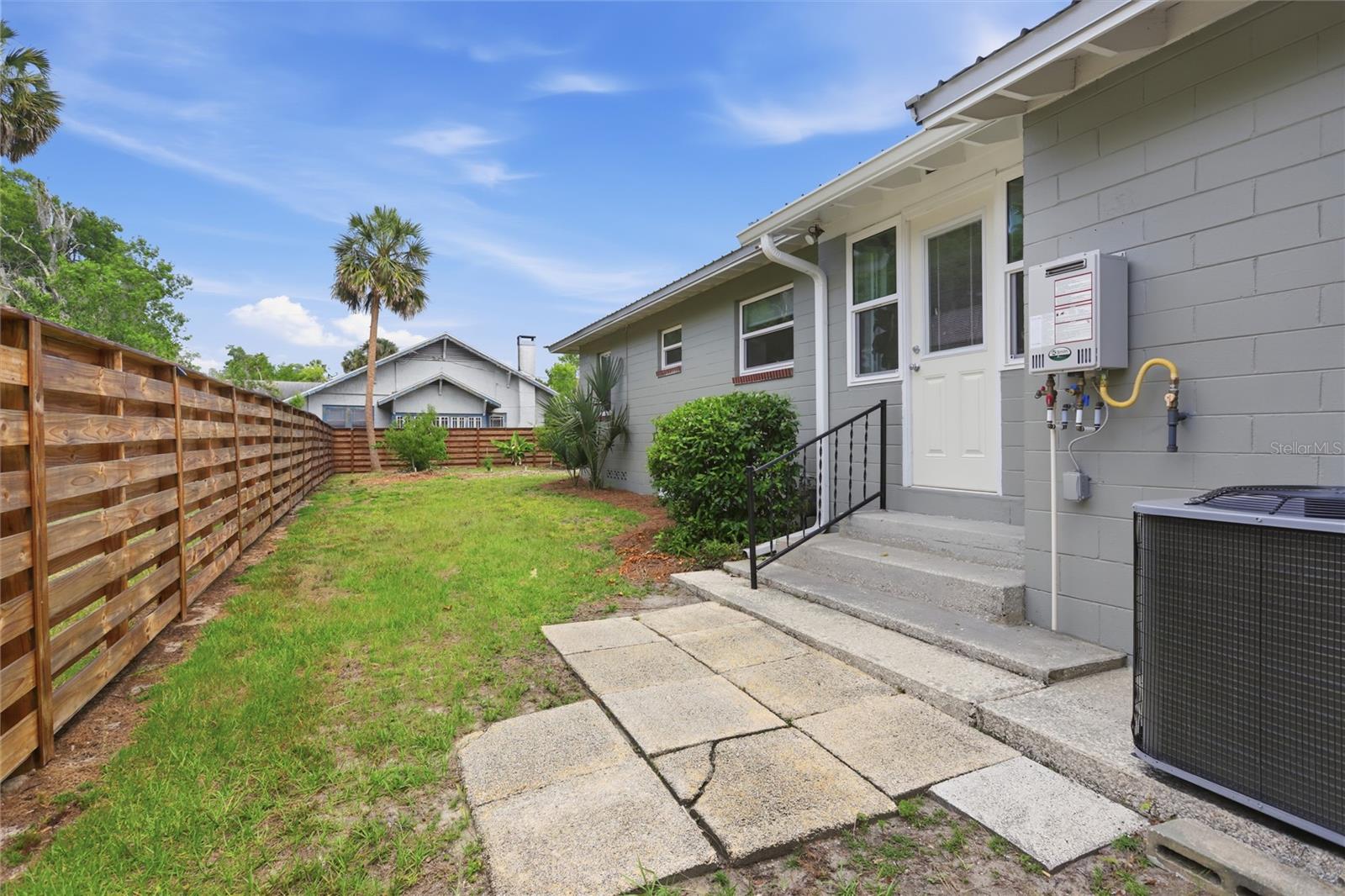 SHERMANS S 01/2 BLK 132 DELAND - Residential Lease