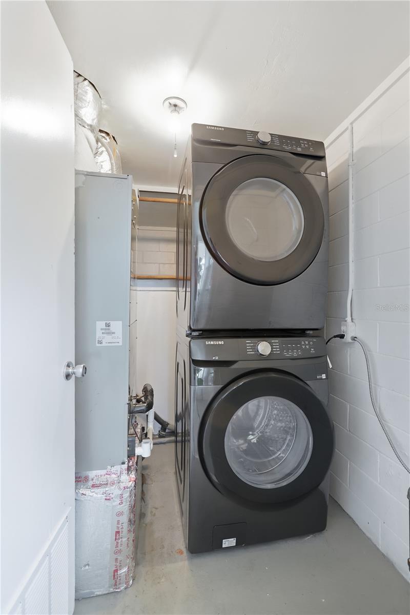 SHERMANS S 01/2 BLK 132 DELAND - Residential Lease