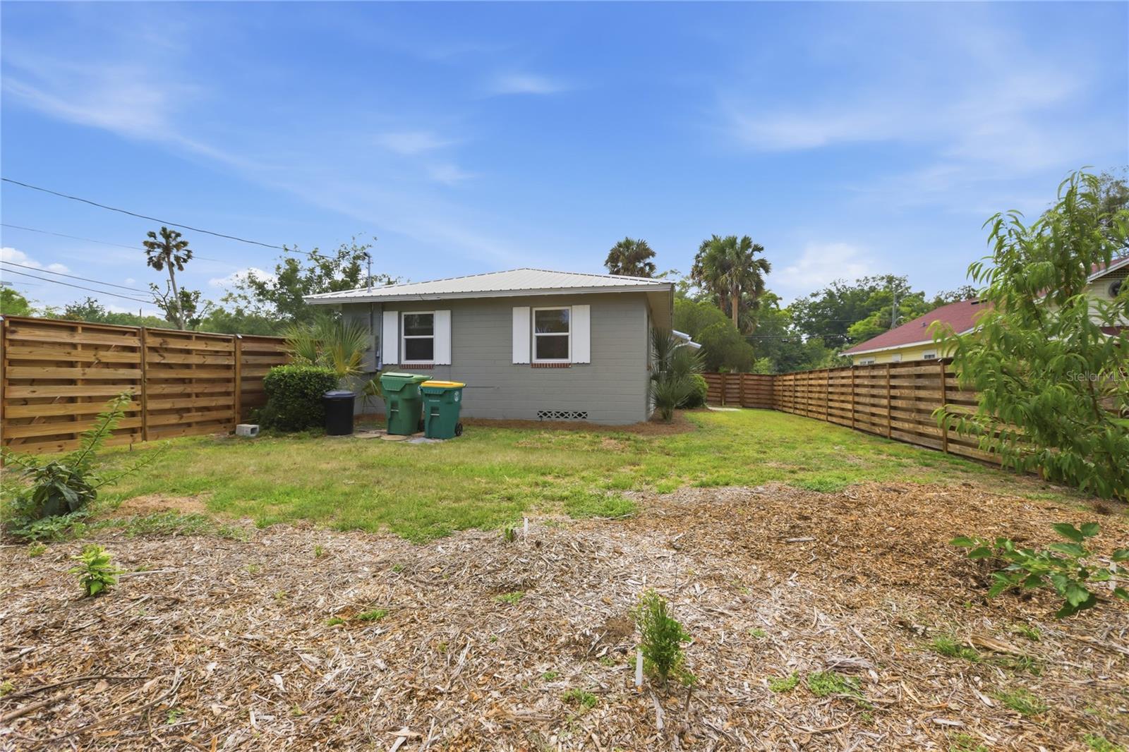 SHERMANS S 01/2 BLK 132 DELAND - Residential Lease