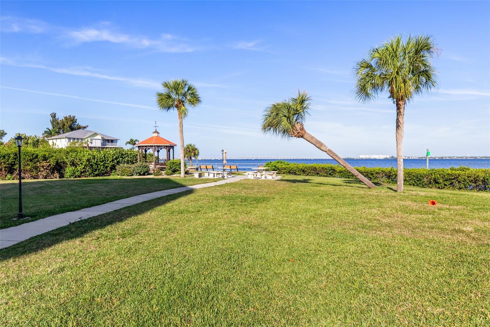 EMERALD POINTE PH 01 - Residential