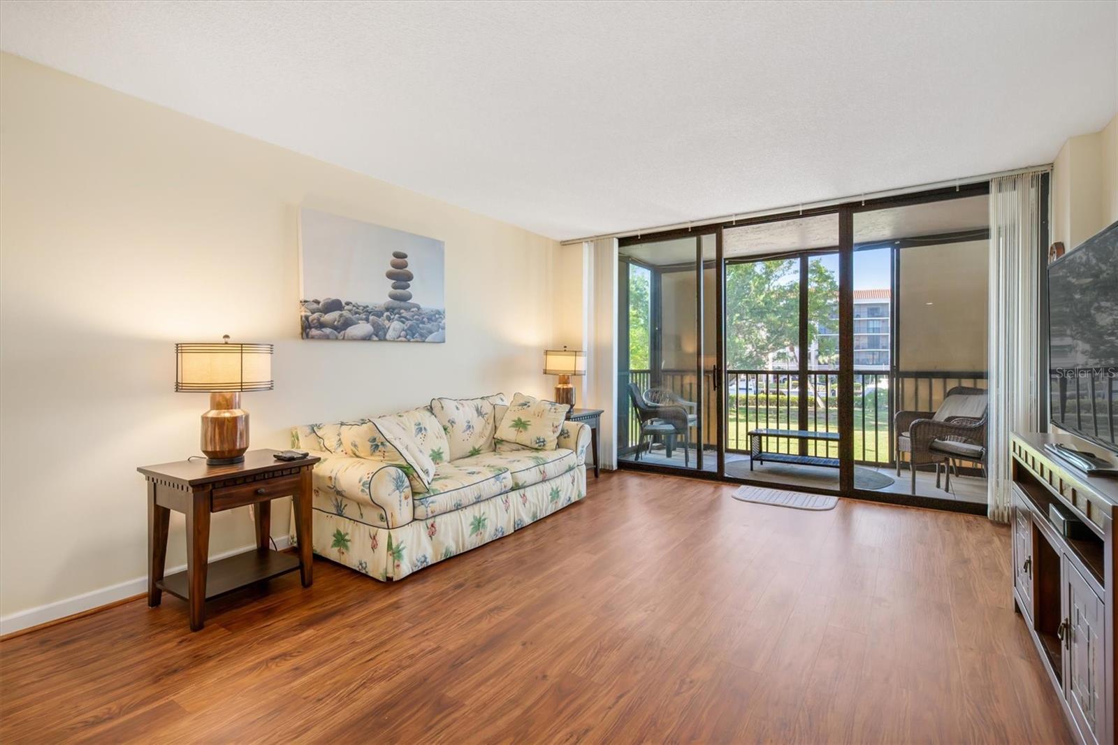 EMERALD POINTE PH 01 - Residential