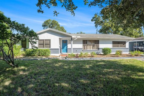 Photo of 10910 Carrollwood Drive, Tampa, FL 33618 (MLS # TB8439605)