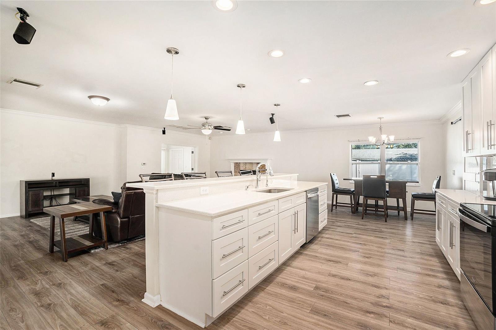 CARROLLWOOD SUB UNIT 1 - Residential