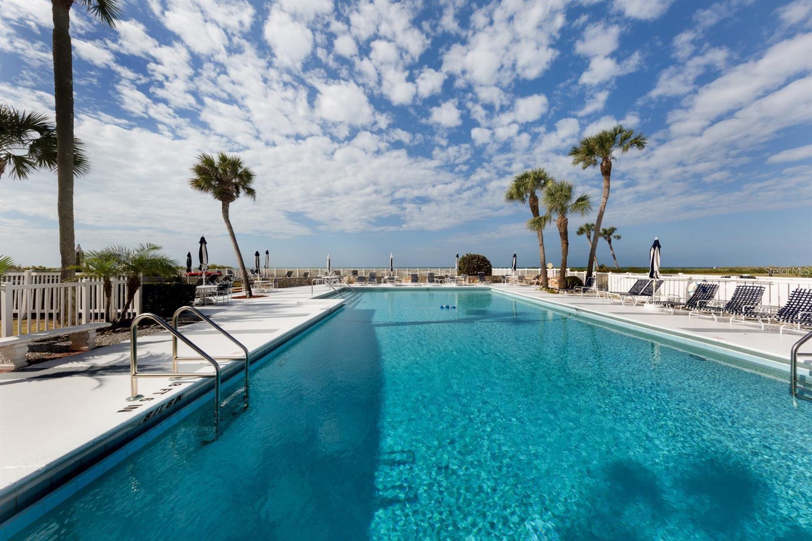 MACARTHUR BEACH - Residential