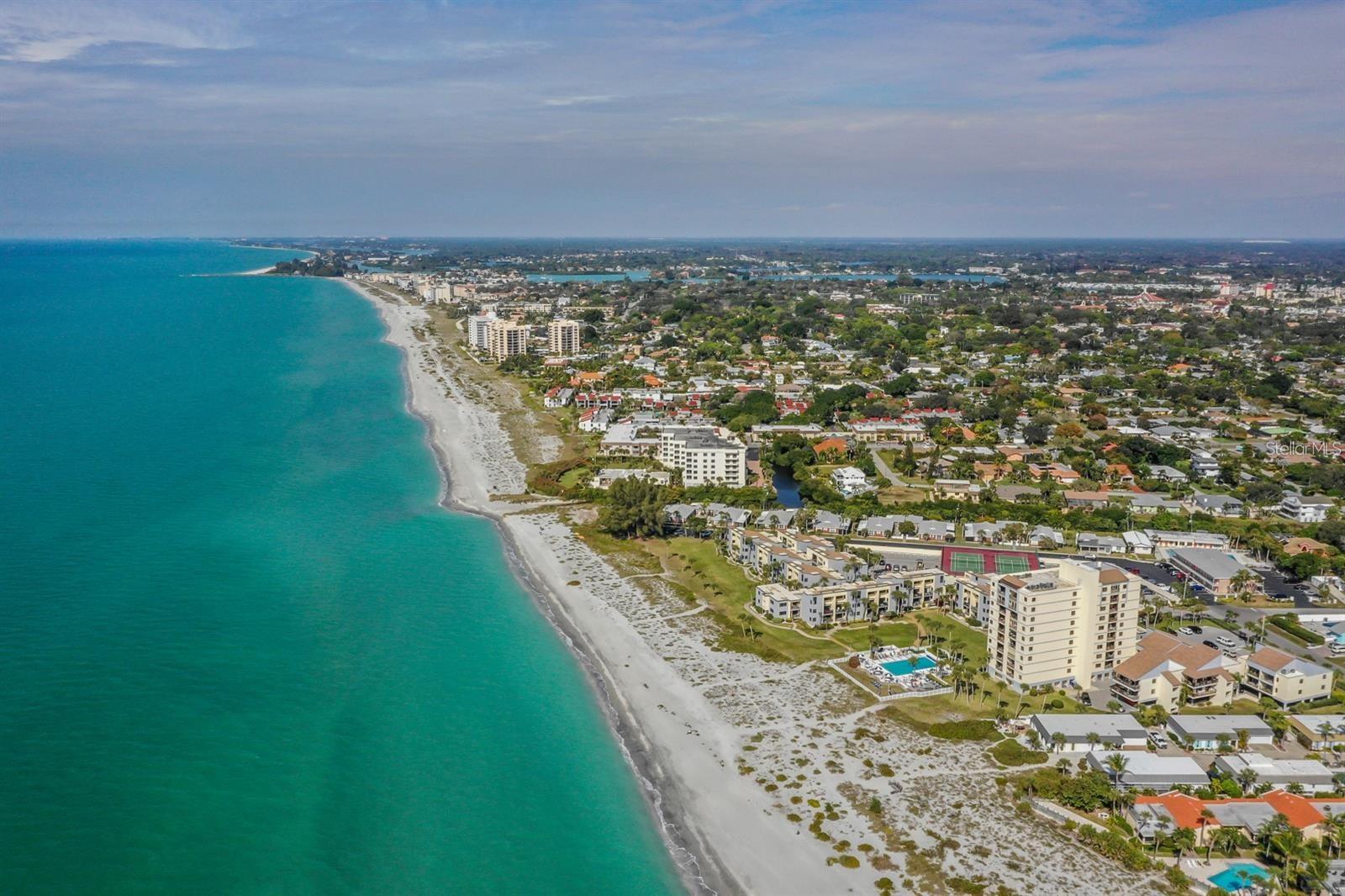 MACARTHUR BEACH - Residential