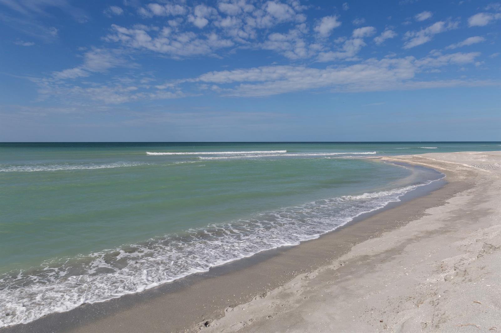 MACARTHUR BEACH - Residential