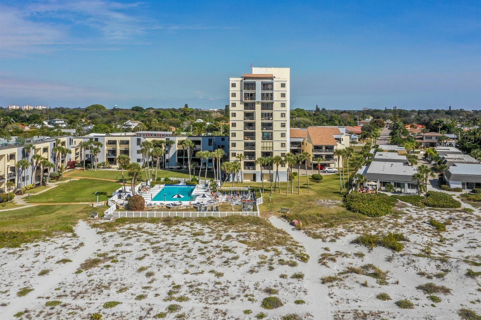 MACARTHUR BEACH - Residential