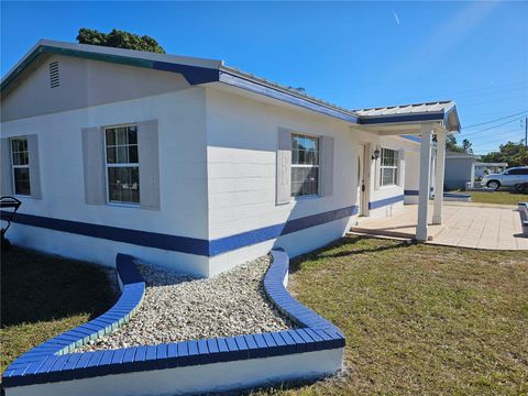 2255 LESLEE LAKE DRIVE N ST PETERSBURG FL 33713