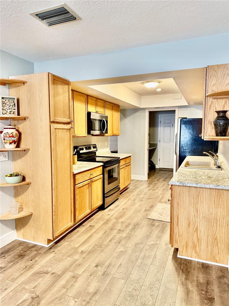 OAK FOREST VILLAS - Residential