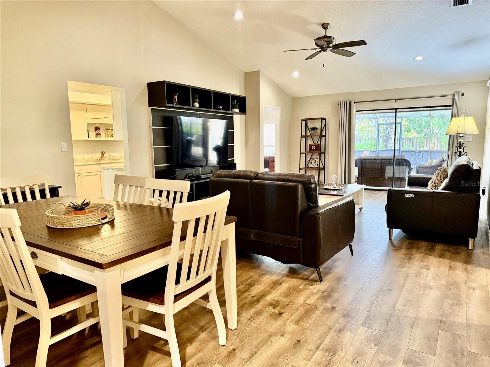 OAK FOREST VILLAS - Residential