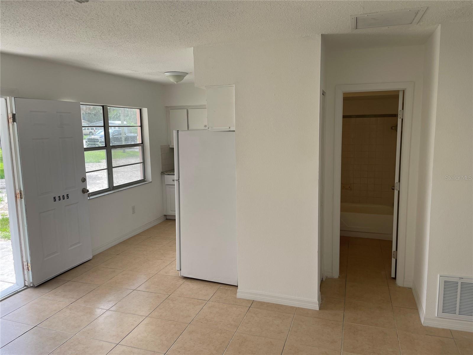 JASMIN COURT SUB - Residential Lease