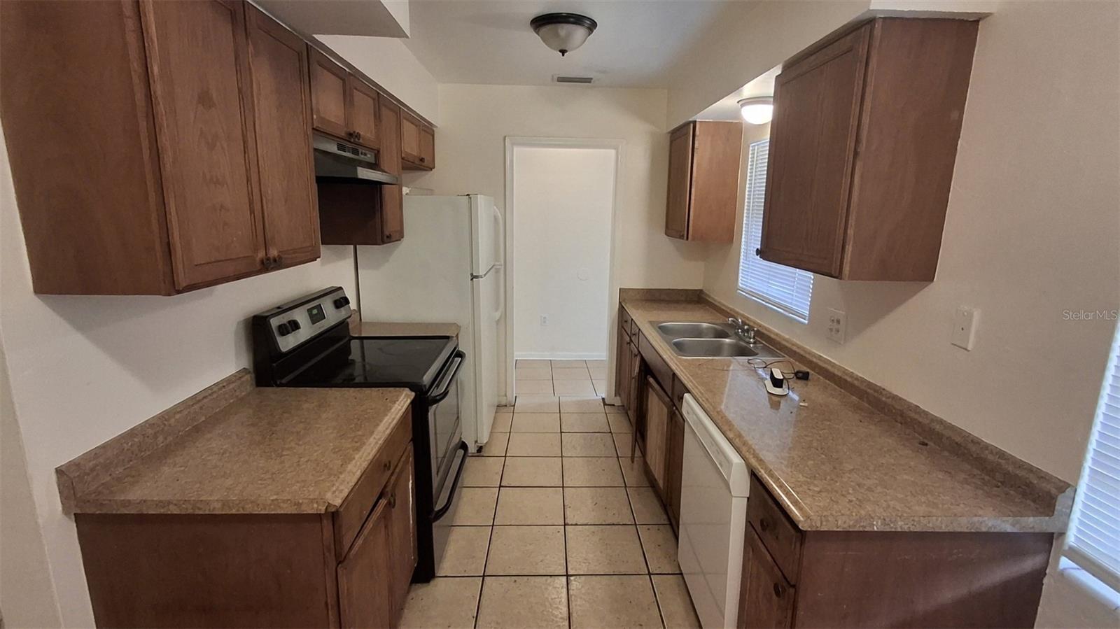 LONDONDERRY HILLS SEC 01 - Residential