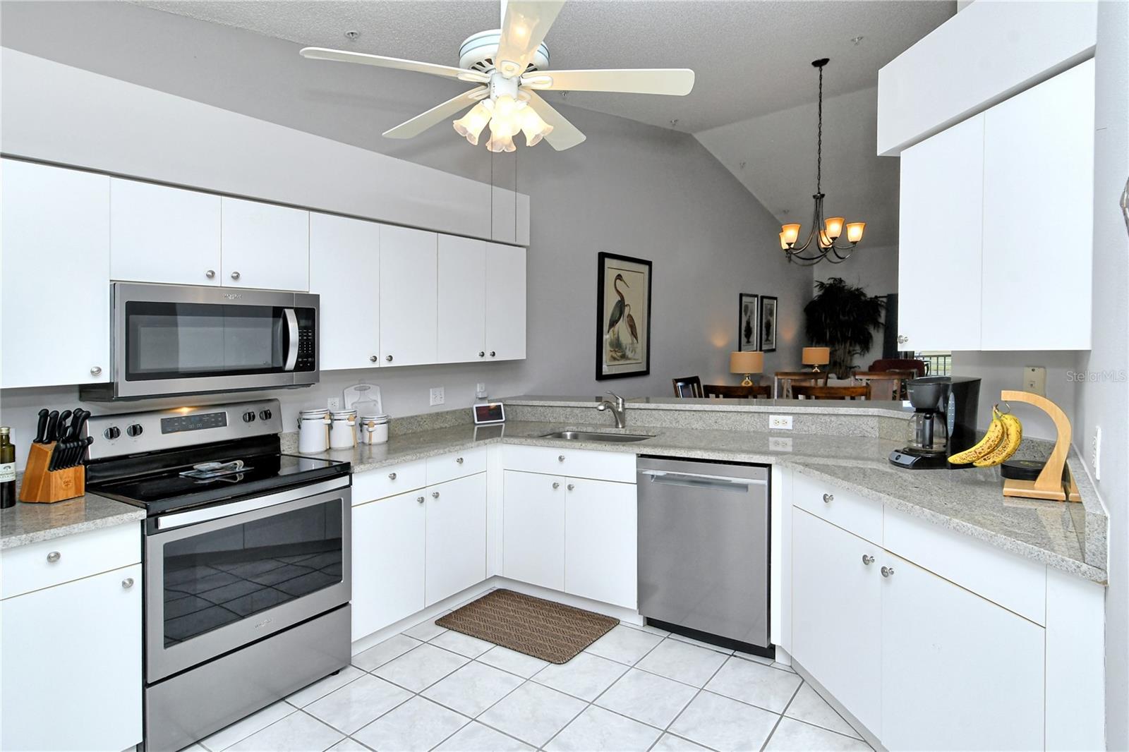 HERITAGE OAKS GOLF & COUNTRY CLUB - Residential