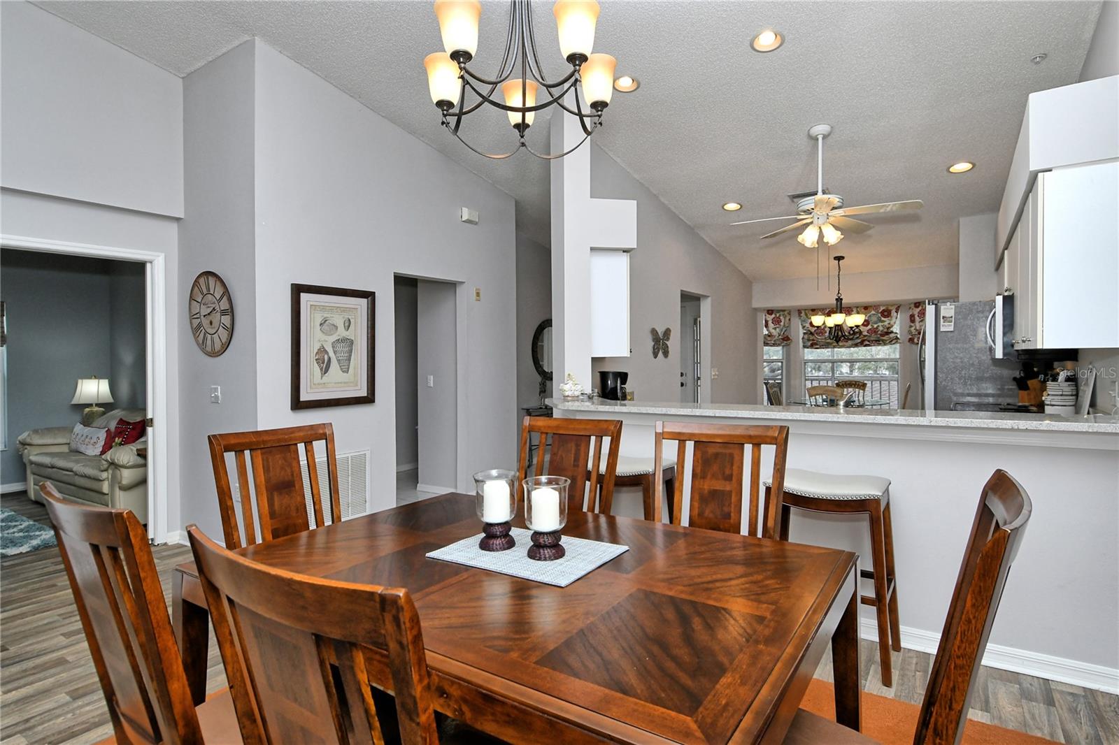 HERITAGE OAKS GOLF & COUNTRY CLUB - Residential