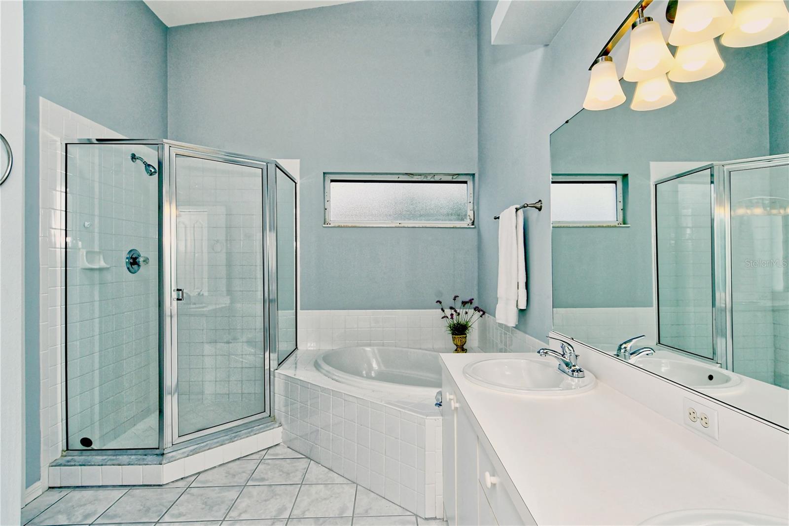 HERITAGE OAKS GOLF & COUNTRY CLUB - Residential