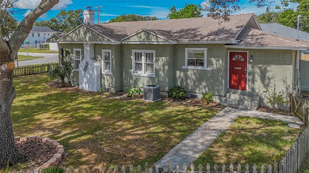 Photo of 4701 Haines Road N, St Petersburg, FL 33714 (MLS # TB8555962)