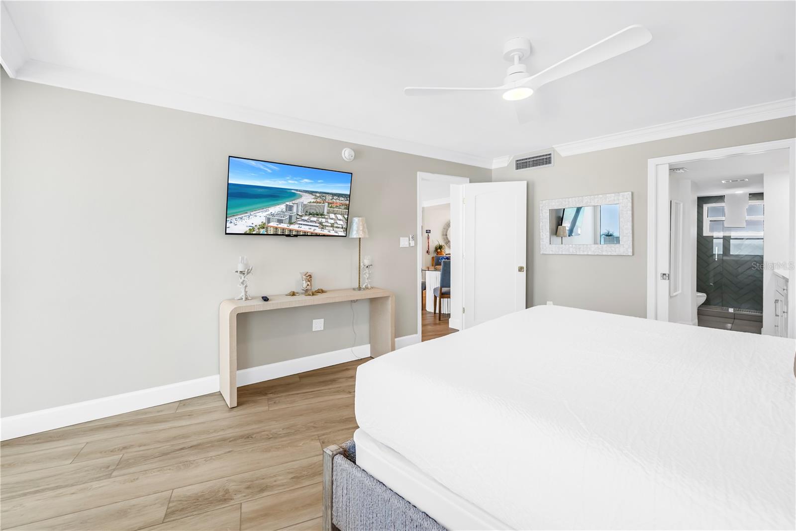CRYSTAL SANDS 2 - Residential