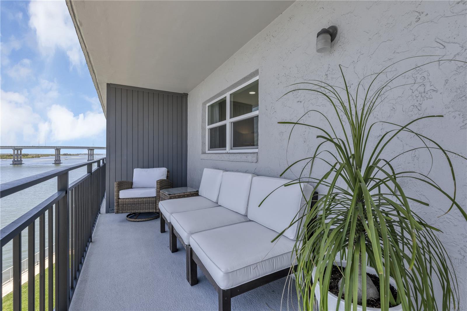 CAPTAINS QUARTERS - Residential