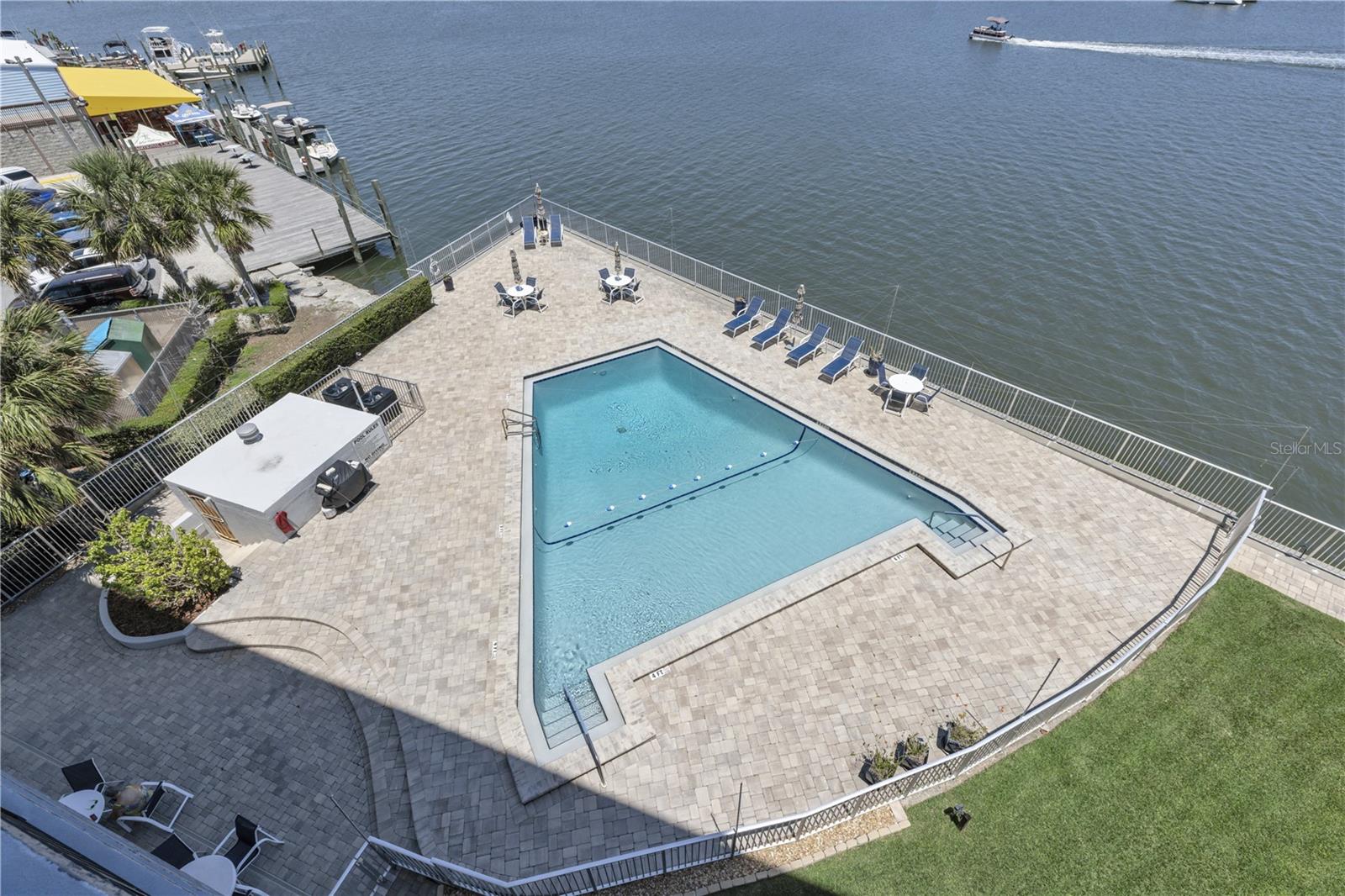 CAPTAINS QUARTERS - Residential