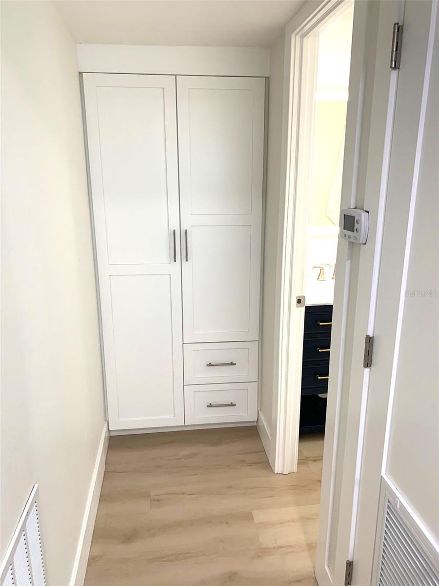 CAPTAINS QUARTERS - Residential