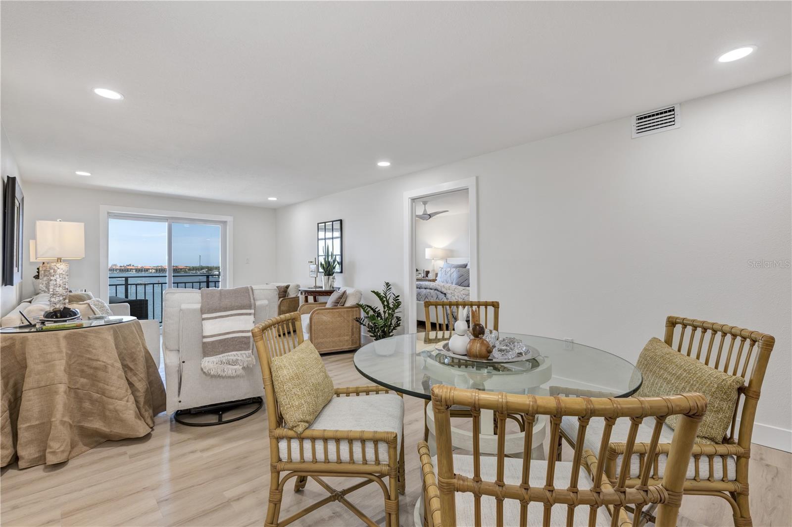 CAPTAINS QUARTERS - Residential