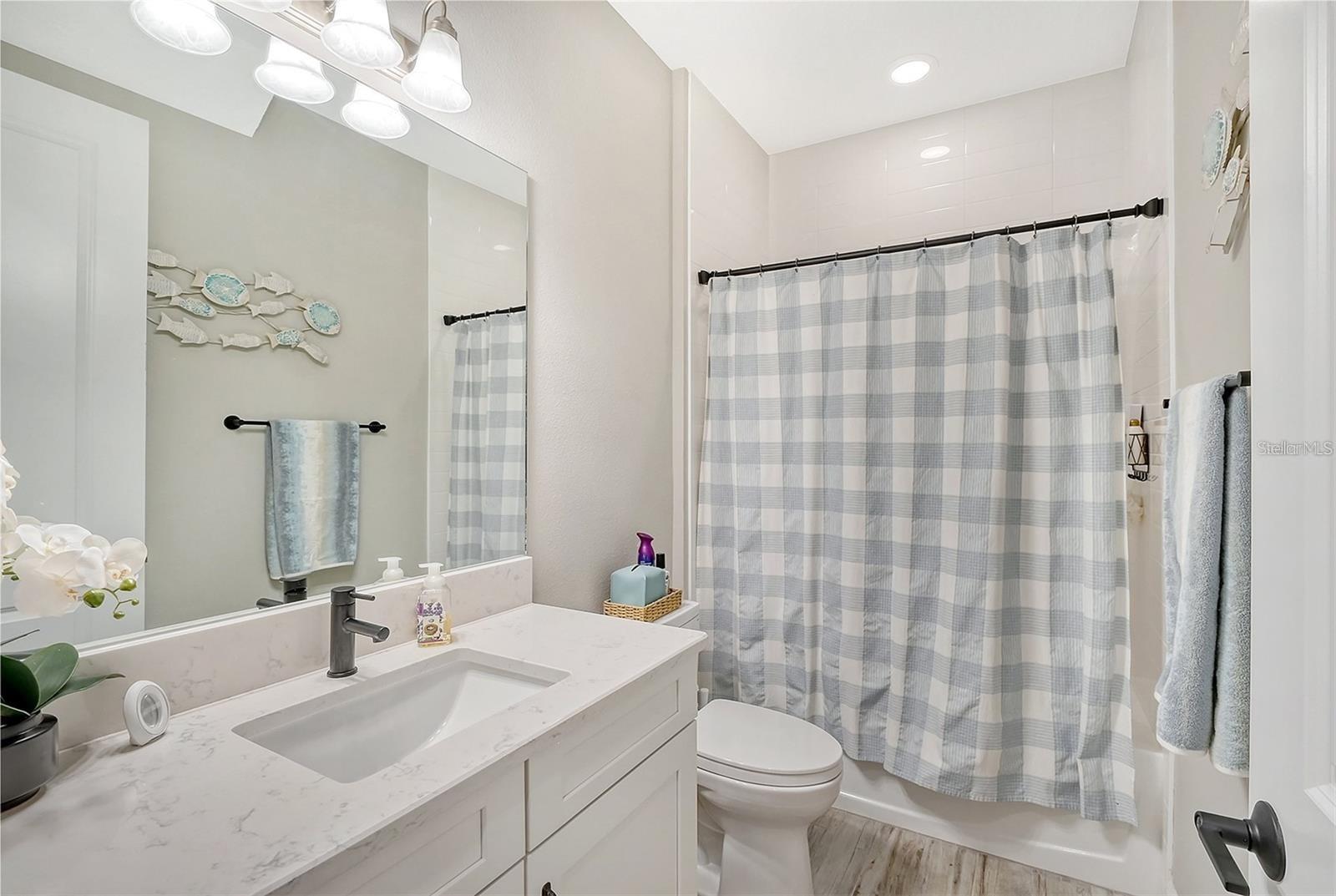 PROMENADE ESTATES PH I - Residential Lease