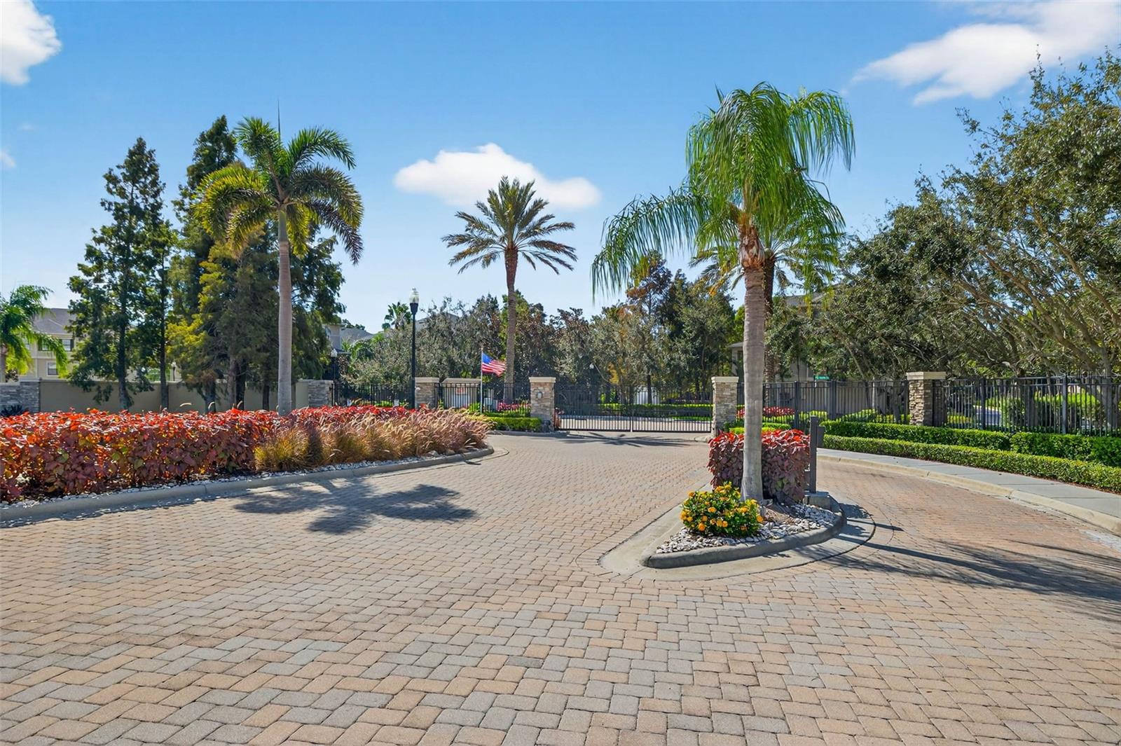 TOWNHOMES AT PELICAN POINTE - Residential