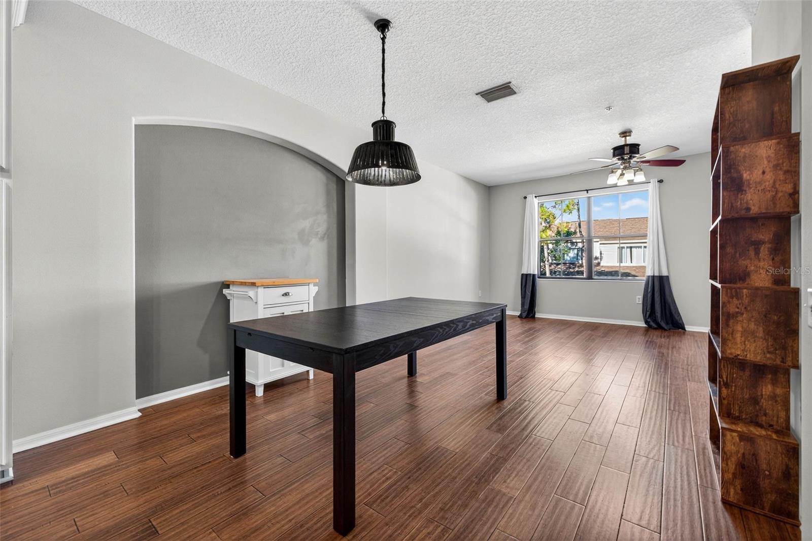 TOWNHOMES AT PELICAN POINTE - Residential