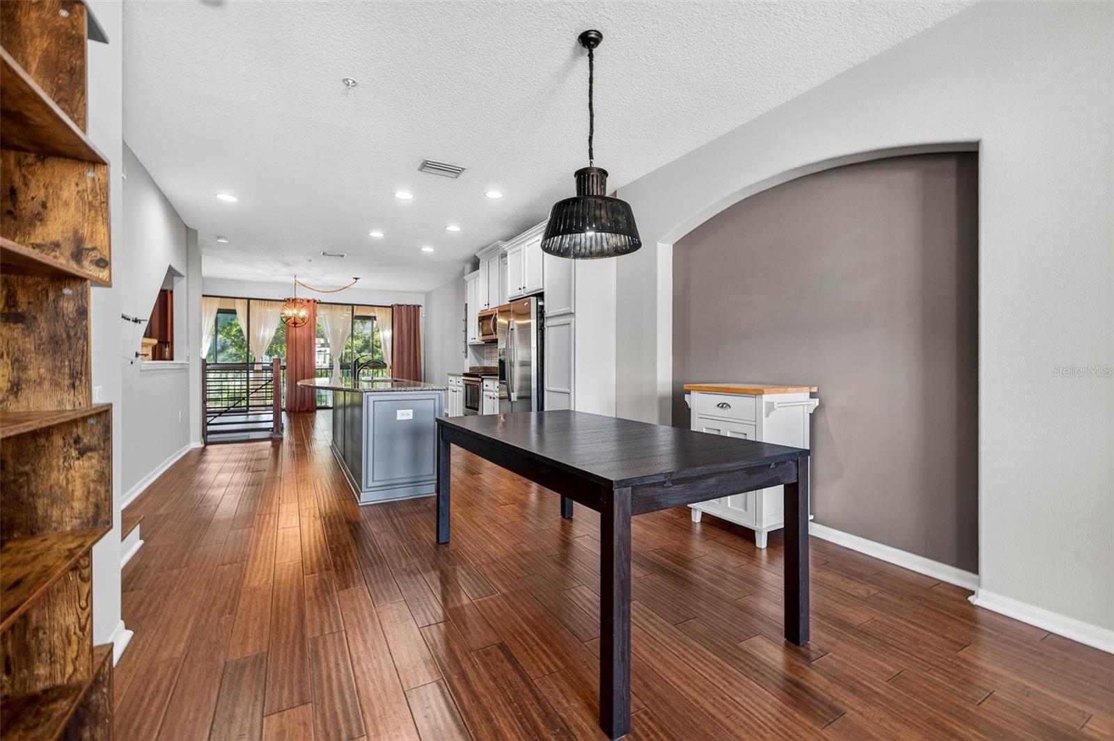 TOWNHOMES AT PELICAN POINTE - Residential