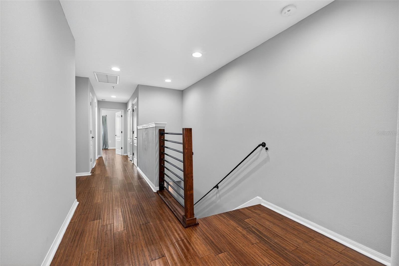 TOWNHOMES AT PELICAN POINTE - Residential