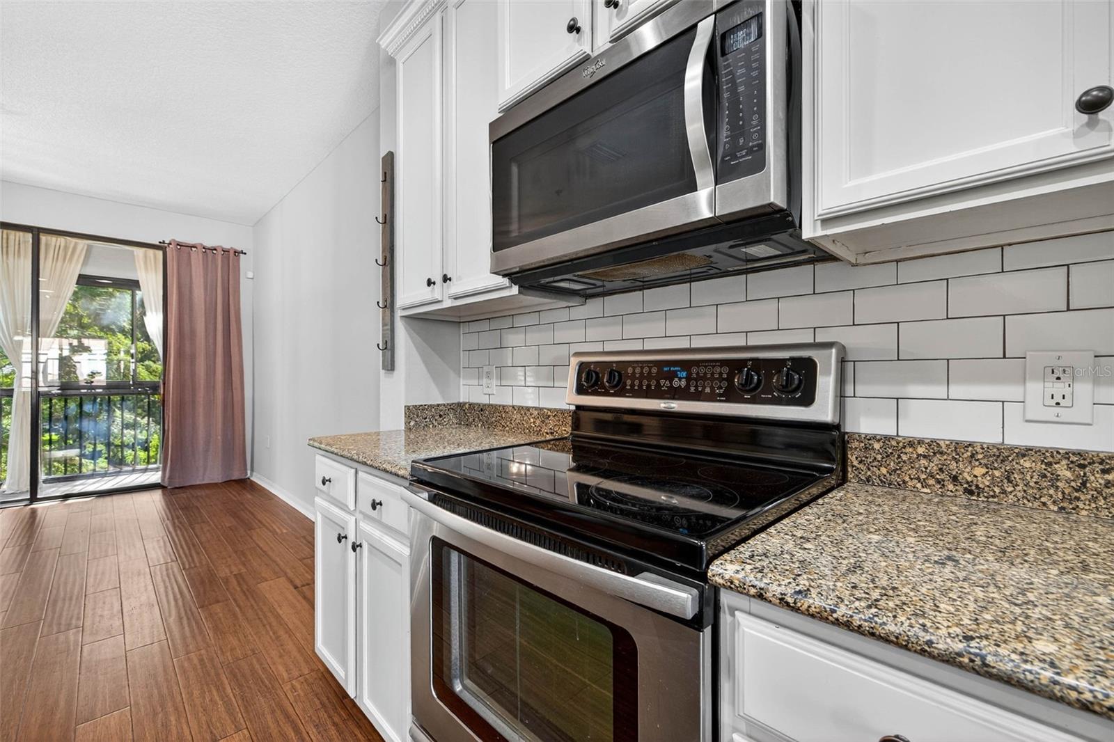 TOWNHOMES AT PELICAN POINTE - Residential