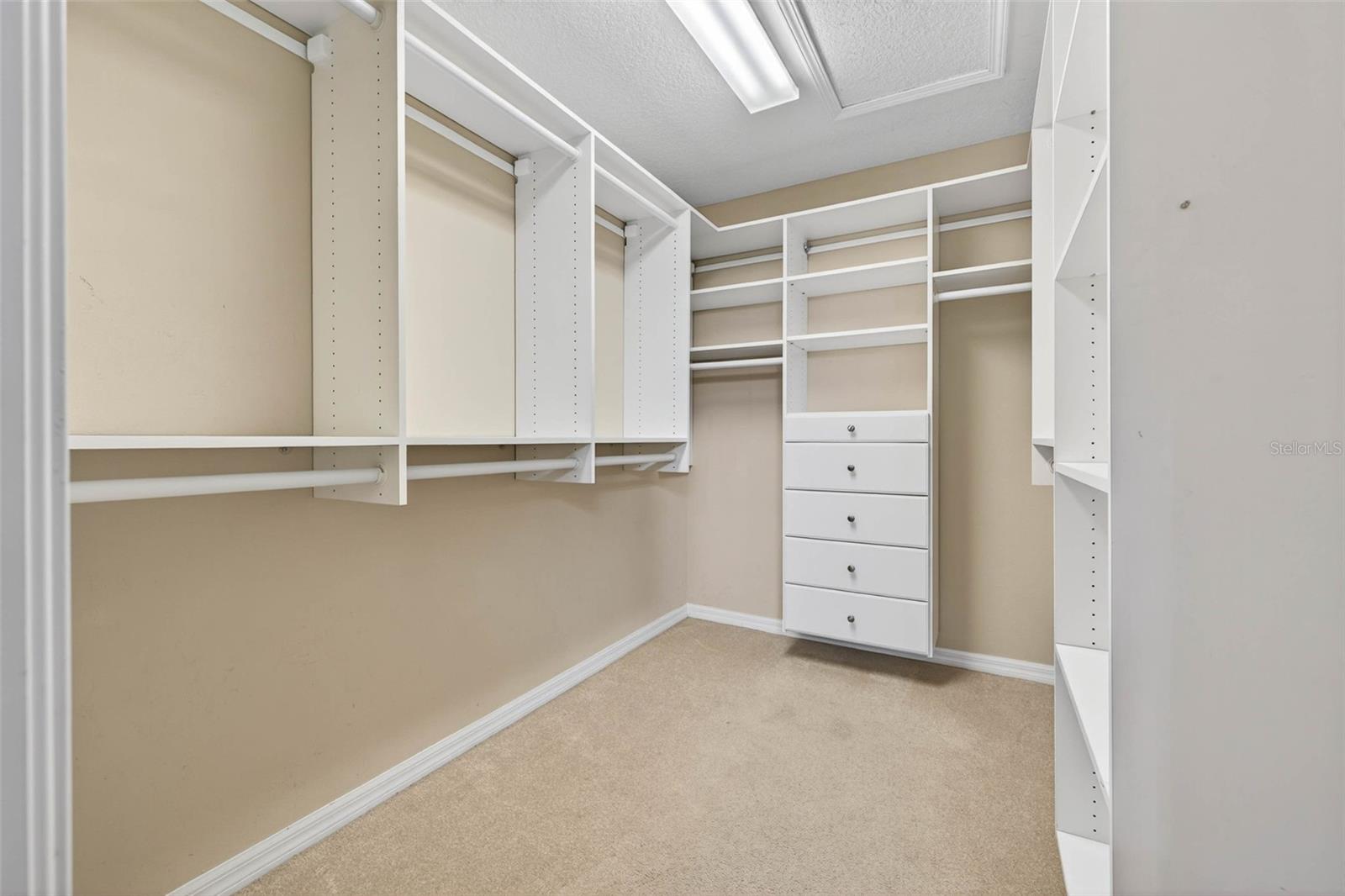TOWNHOMES AT PELICAN POINTE - Residential