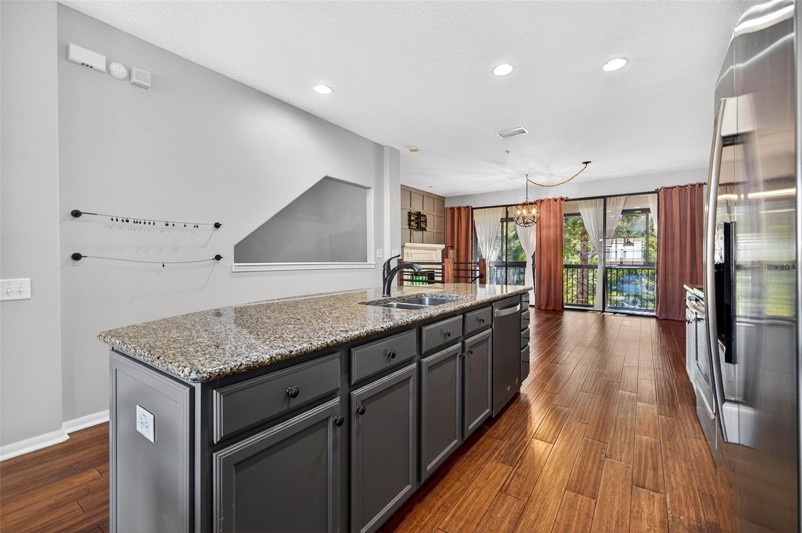 TOWNHOMES AT PELICAN POINTE - Residential