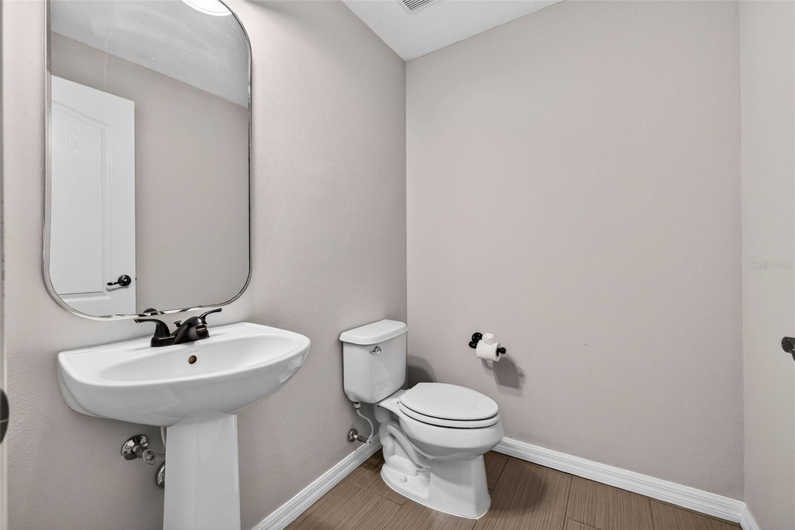 TOWNHOMES AT PELICAN POINTE - Residential