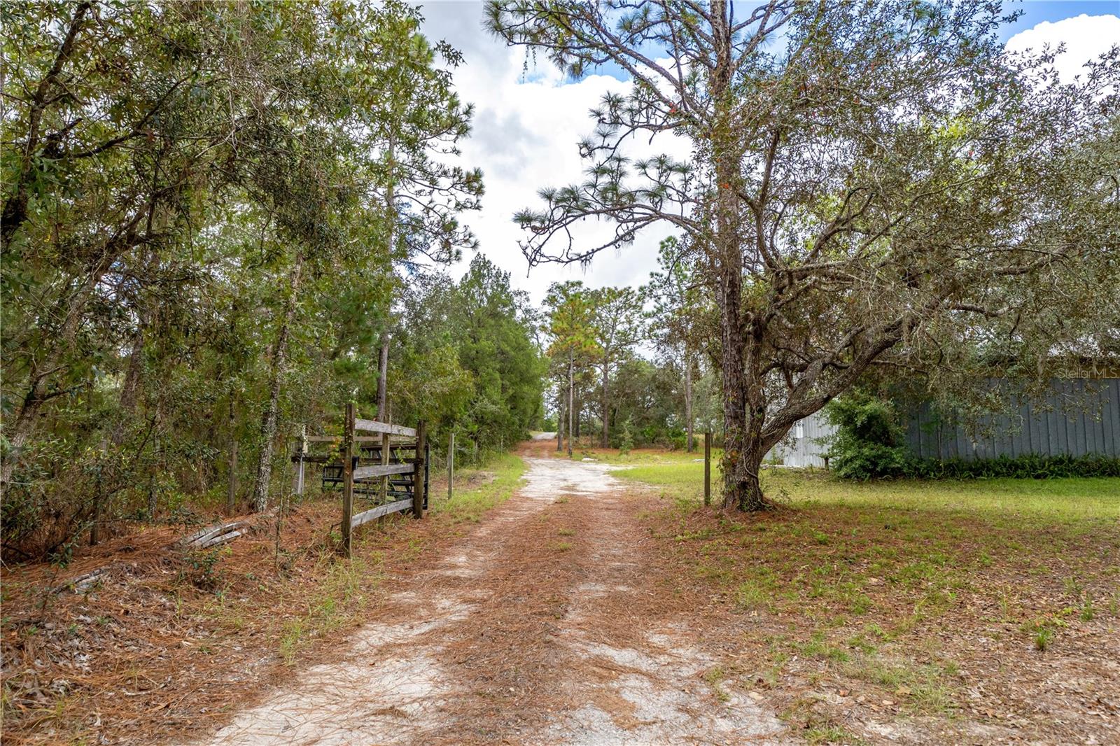 MELANIE HEIGHTS 12 13 - Residential