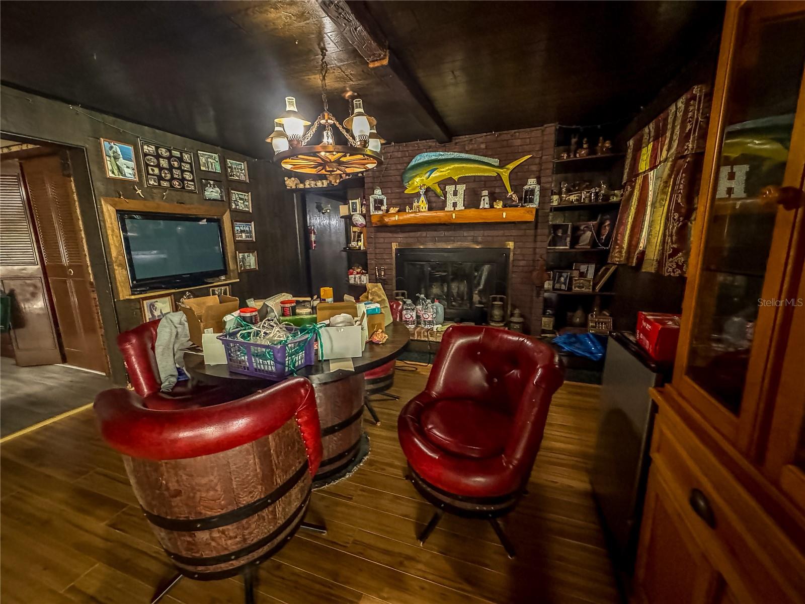 MELANIE HEIGHTS 12 13 - Residential