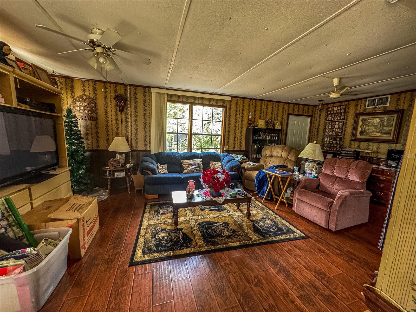 MELANIE HEIGHTS 12 13 - Residential