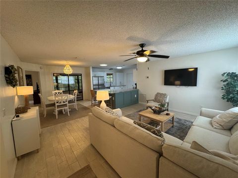 Tiny photo for 314 Juarez Way, Lady Lake, FL 32159 (MLS # G5112190)