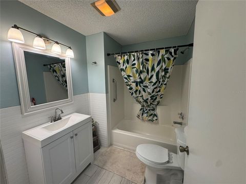 Tiny photo for 314 Juarez Way, Lady Lake, FL 32159 (MLS # G5112190)