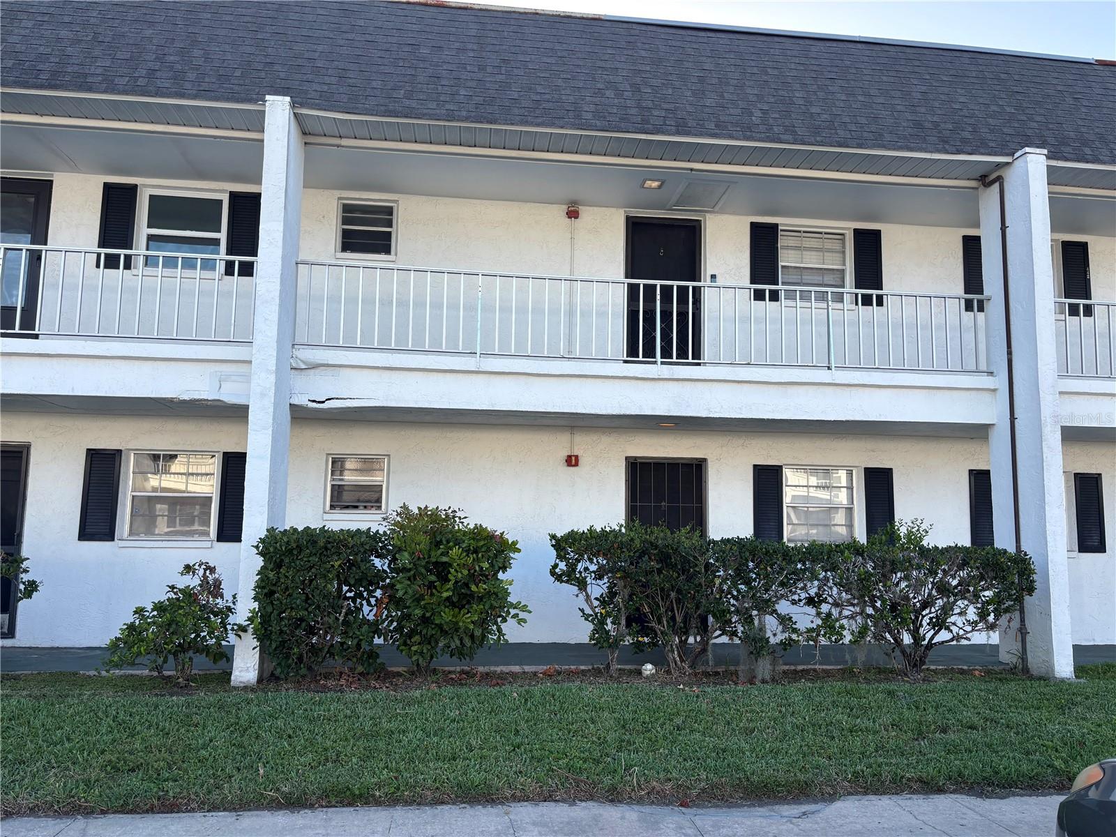 Highly Sought after 1 Bed, 1 Bath Condo Unit in Burgundy II All Ages Condominium! This unit is an investor friendly neighborhood, access to all ages, and is in a prime area near Downtown Bradenton and access to many amenities in the area. Access to the Beach is only a 15 minutes drive west!
The unit boasts a nice refreshing white interior eggshell paint with wood trim in the Kitchen. The living room and dining room areas are combined to make a nice large living interior space meant for the whole family or friends hanging out for the evening. The Primary Bedroom comes with a contrast wall to emphasis the white interior paint. The lanai space has a huge blind system to make the area even more enclosed and useable during all times of the day, keeping the A/C in and the heat out. Additionally, there is a storage area for the incoming owner to utilize. Coming partially furnished so you don't need to get everything all at once after purchasing the unit. HVAC was put in 2018 and the unit was remodeled in 2021.
Unit is currently leased until August 2025.