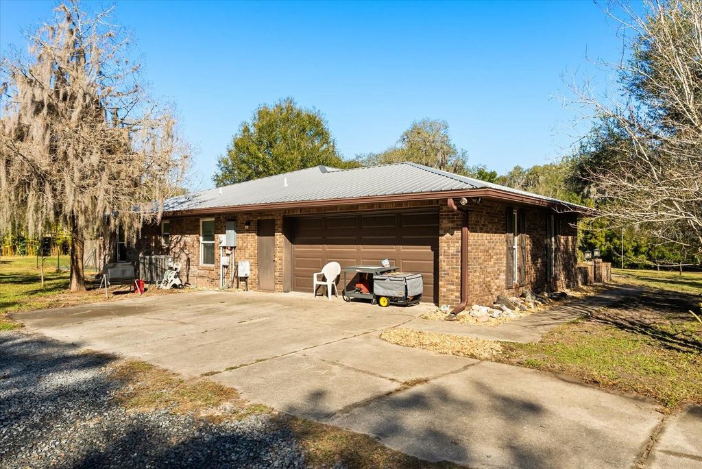 Photo of 2002 Pine Court, Deland, FL 32720 (MLS # O6377364)