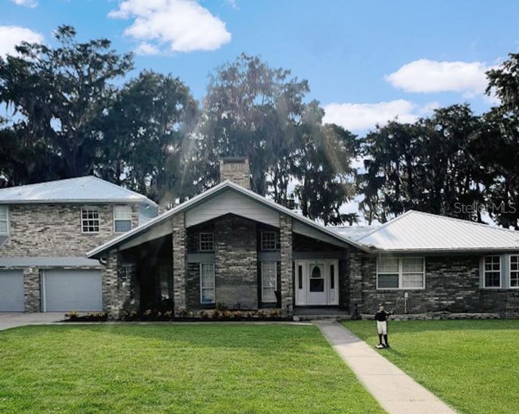 Photo of 15618 SE Us Highway 301, Hawthorne, FL 32640 (MLS # S5143182)